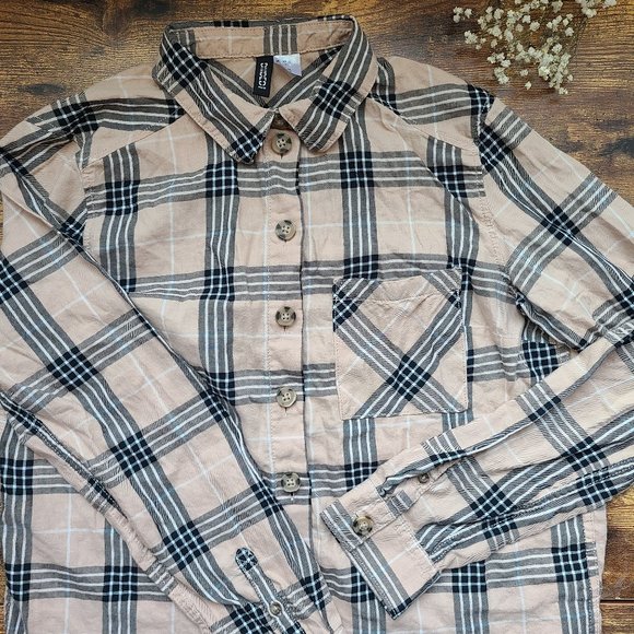 Divided H&M Women's Plaid Button-Up Shirt - Picture 1 of 10